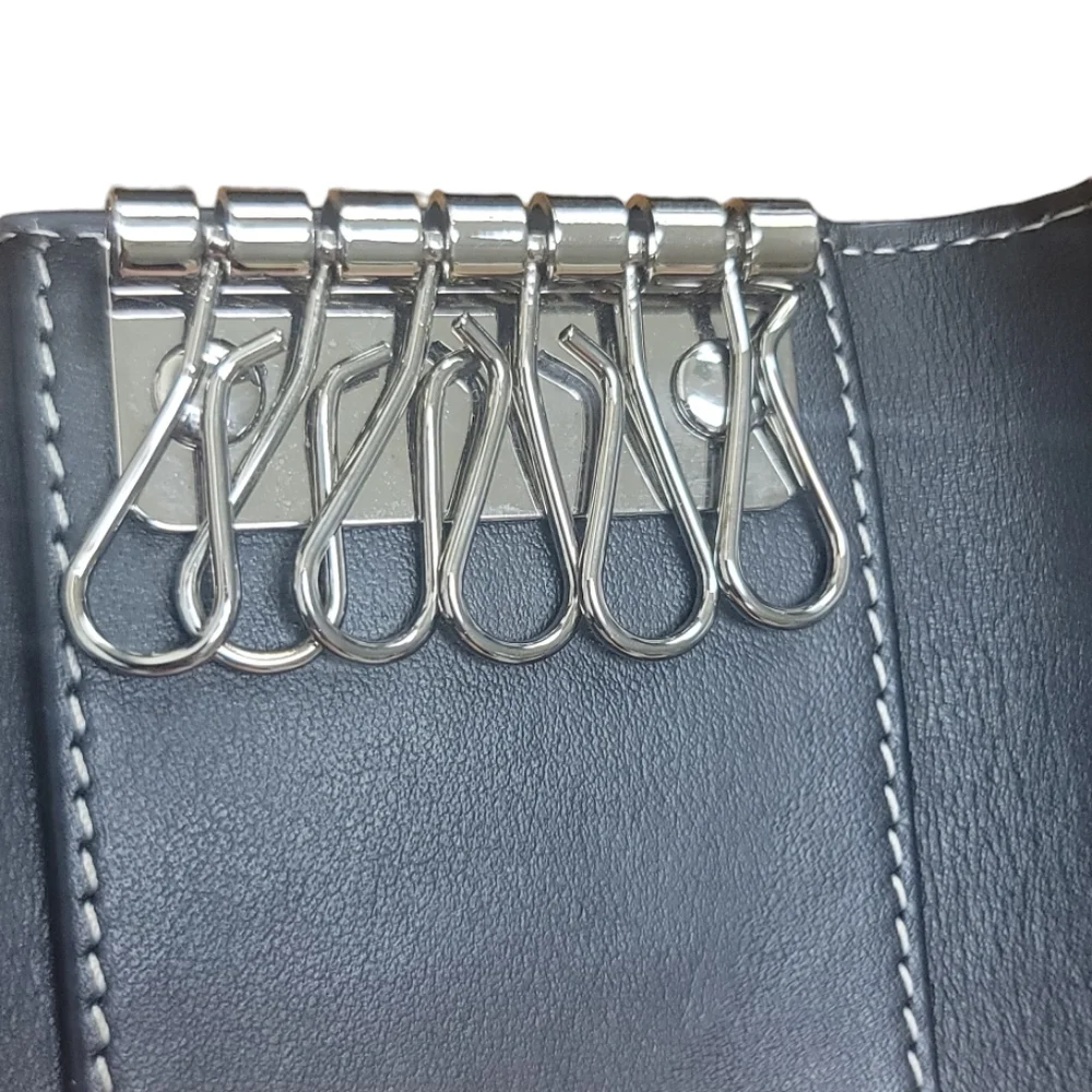 Burberry 6 key holder. EUC - Picture 3 of 5
